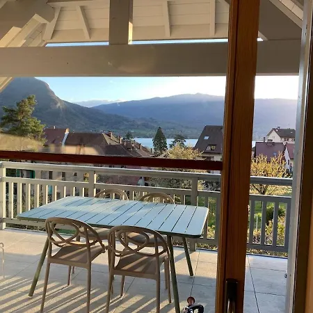 Duplex Vue Et Montagne A Apartment Talloires